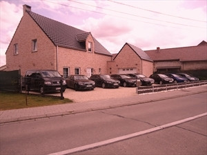 DEV Automobiles Logo