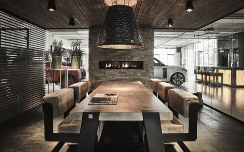 Outland Outstanding Land Rovers B.V. Logo