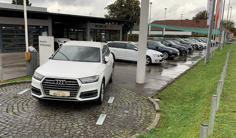 A.A World Car GmbH Logo