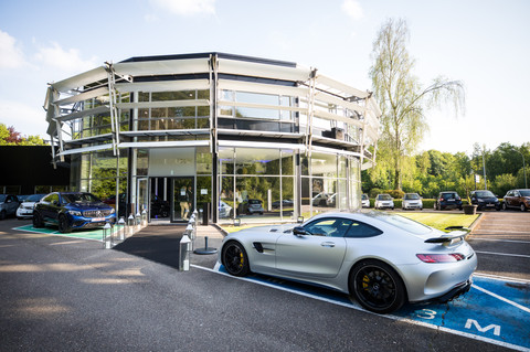 Concessionnaire Mercedes-Smart Mannès Logo