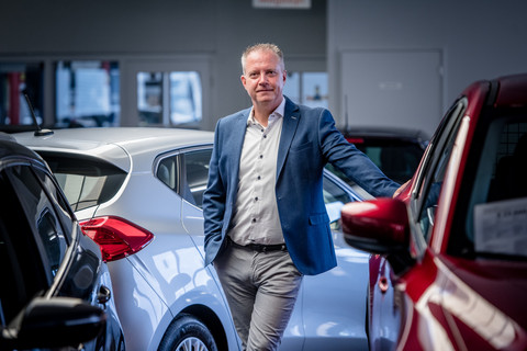 Autobedrijf Hurkmans Dinther B.V. Logo