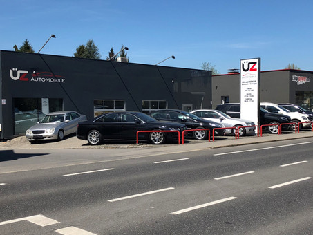 ÜZ Automobile e.U. Logo
