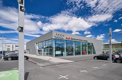 Porsche Inter Auto GmbH & Co KG Logo