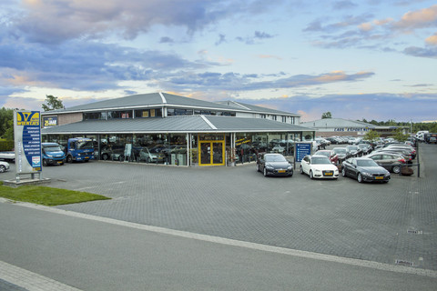 Auto Wientjes B.V. Logo