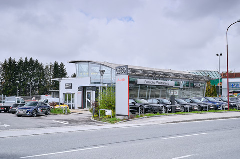 Porsche Inter Auto GmbH & Co KG Logo