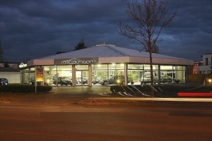 Fast Neu Automobilhandels GmbH Logo