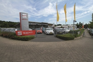 Fischer & Bourtscheidt Automobilhandels GmbH Logo