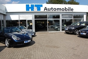 H & T Automobile Logo