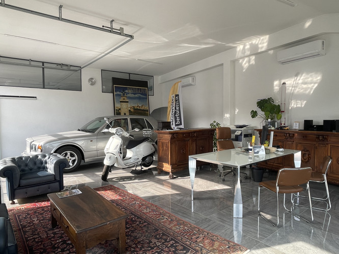 dealer showroom