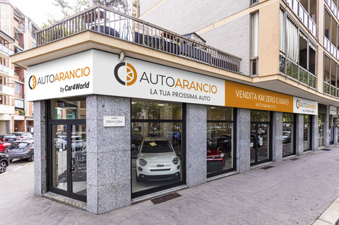 Autoarancio di Car 4 World Logo