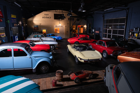 Eau de Pétrole S.àr.l. Logo