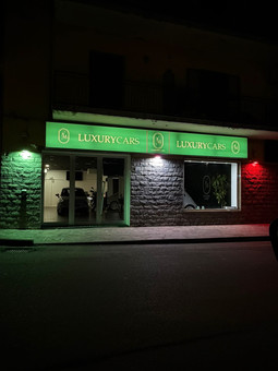A.M. Luxury Rent Cars Di Angela Maestro Logo