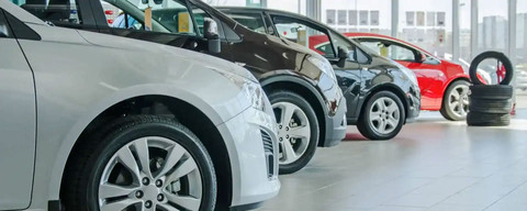 Trinauto - Auto Usate e Storiche dal 1978 Logo