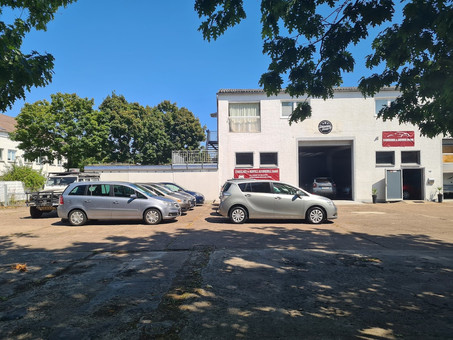 Starscars & Service GmbH Logo