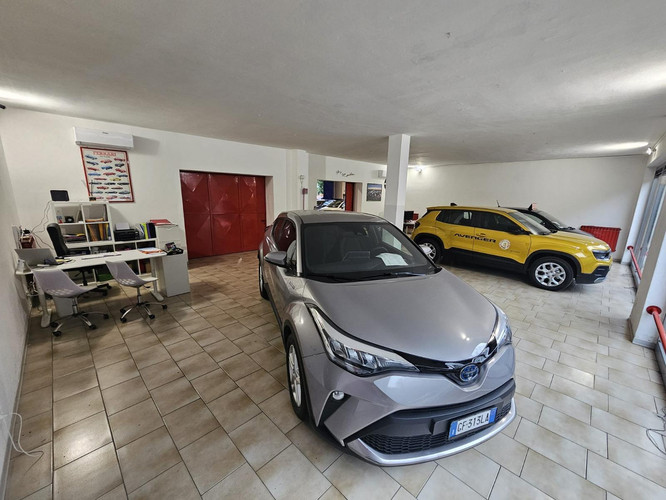 dealer showroom