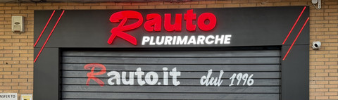 R Auto Logo