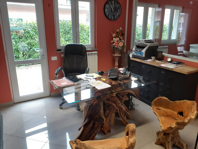 dealer showroom