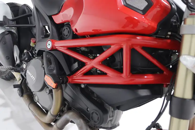 Ducati Monster 1100 - foto 8