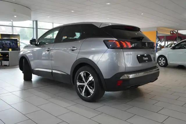 Peugeot 3008 view 11