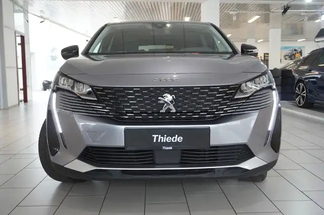 Peugeot 3008 view 5