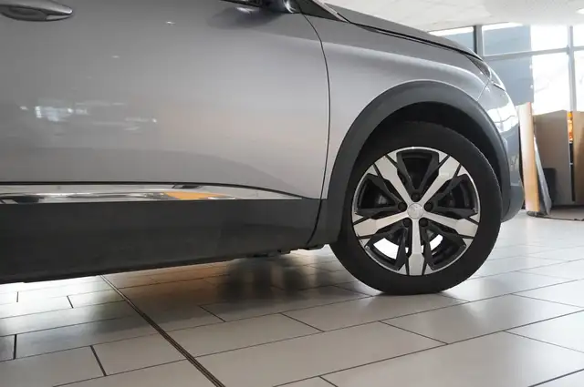 Peugeot 3008 view 7