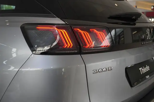 Peugeot 3008 view 9