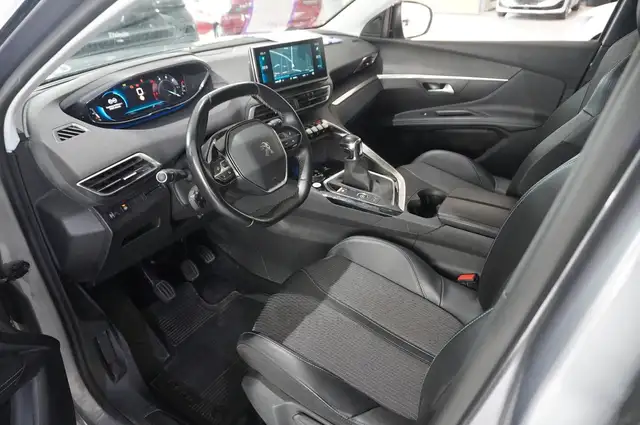 Peugeot 3008 view 12