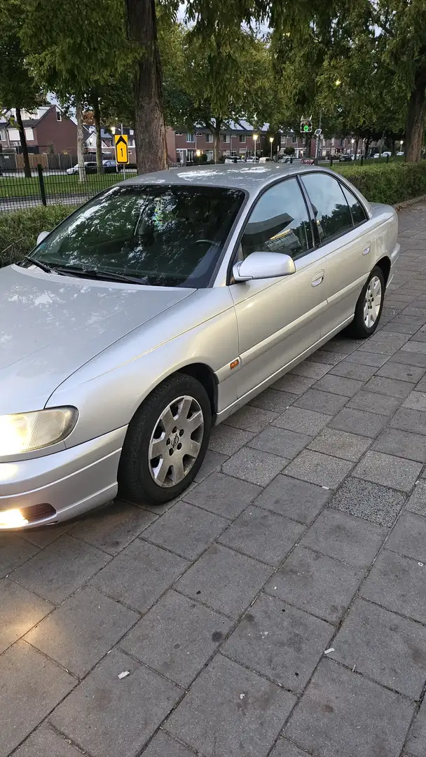 Opel Omega Eleganse - 2