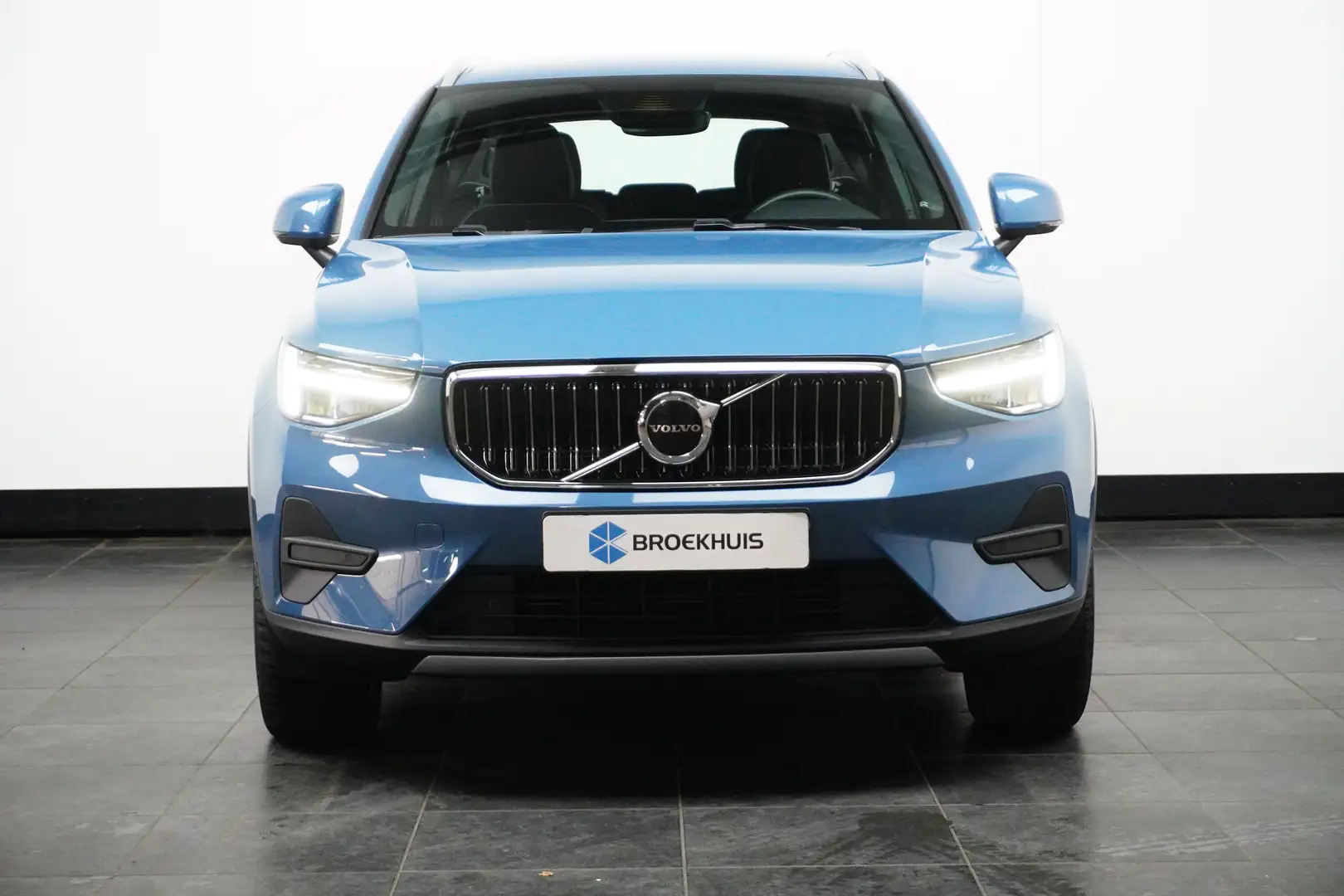 Volvo XC40 T5 Plus Dark Recharge Plug-In Hybrid 2WD | Trekhaa Blauw - 2