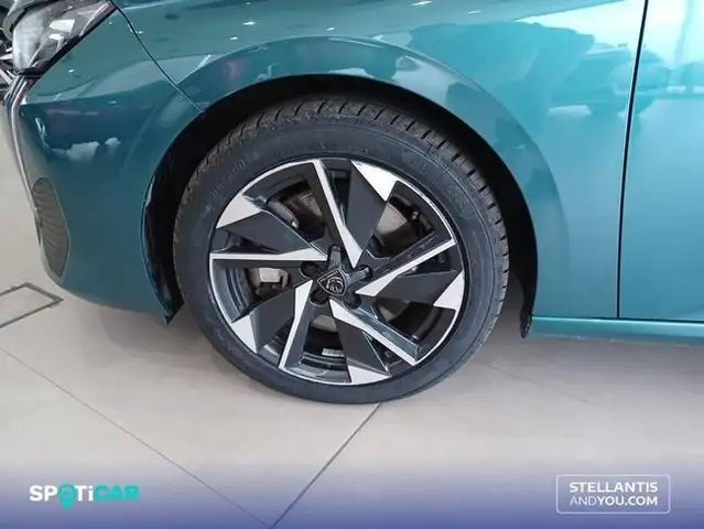Peugeot 308 view 11