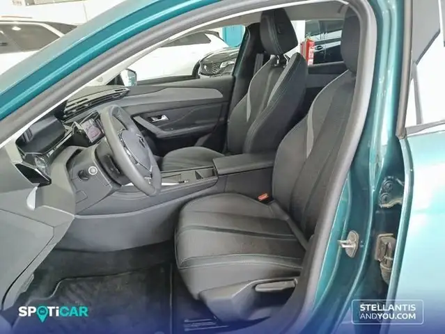 Peugeot 308 view 9