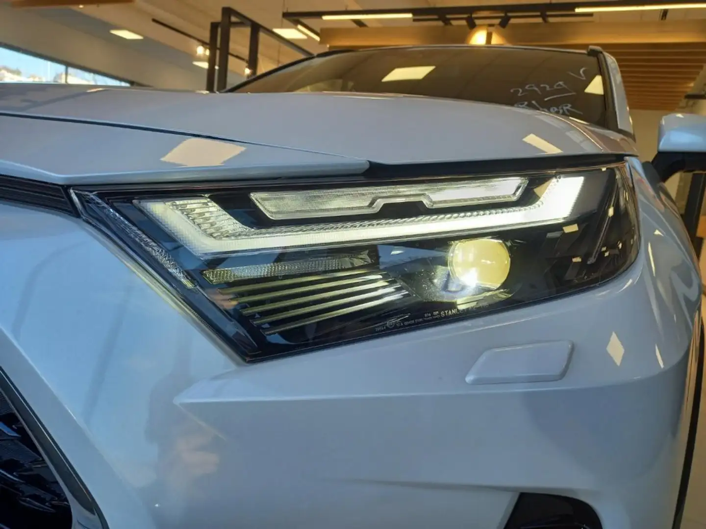 Toyota RAV 4 2,5 Hybrid PHEV Active AWD **EXECUTIVE** Weiß - 2