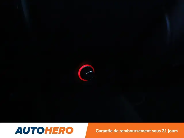 Audi Q3 view 15