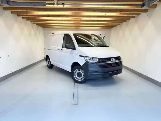 Volkswagen T6.1 Transporter Kasten 2,0 TDI BESCHÄDIGT AHK*MWST*3-SITZ