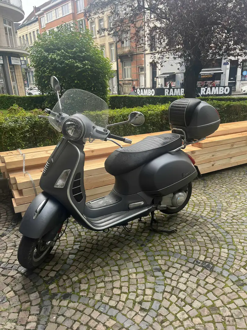 Vespa GTS 300 Piaggio Vespa GTS 300 Grijs - 2