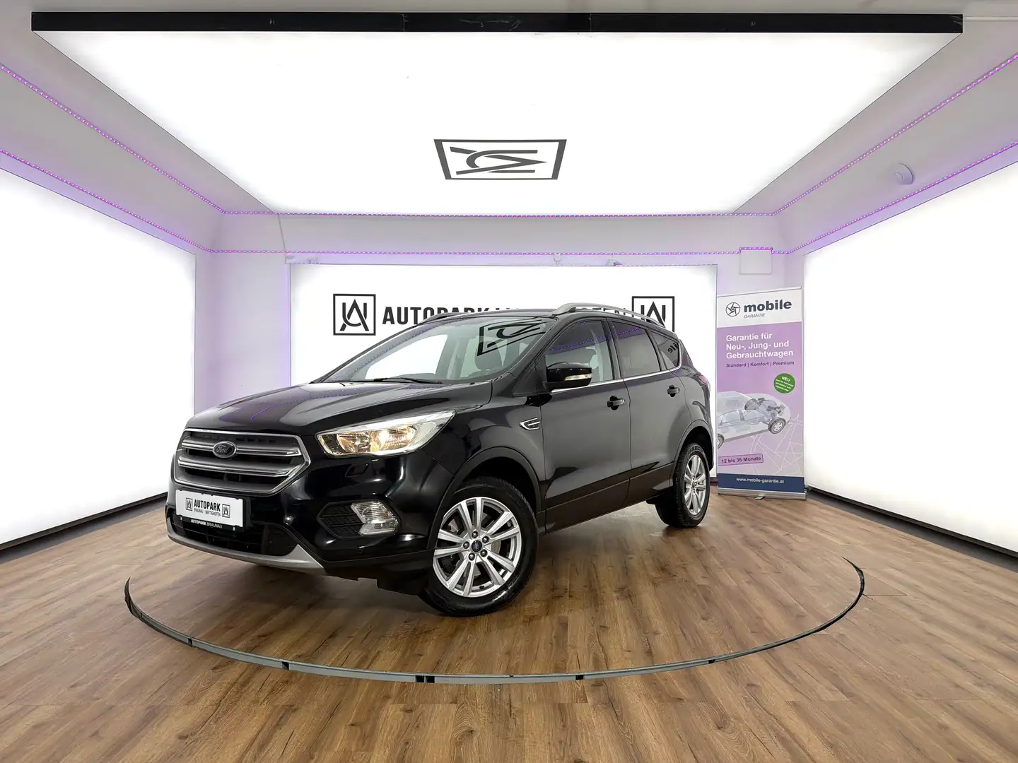 Ford Kuga 1,5 TDCi Trend *LKH*SZH*PDC* Schwarz - 1