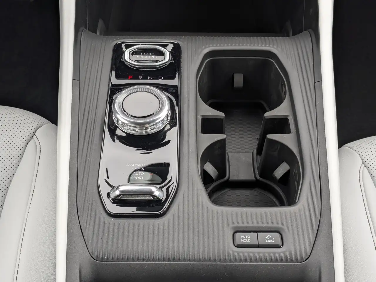 Jeep Cherokee снимка Jeep Cherokee