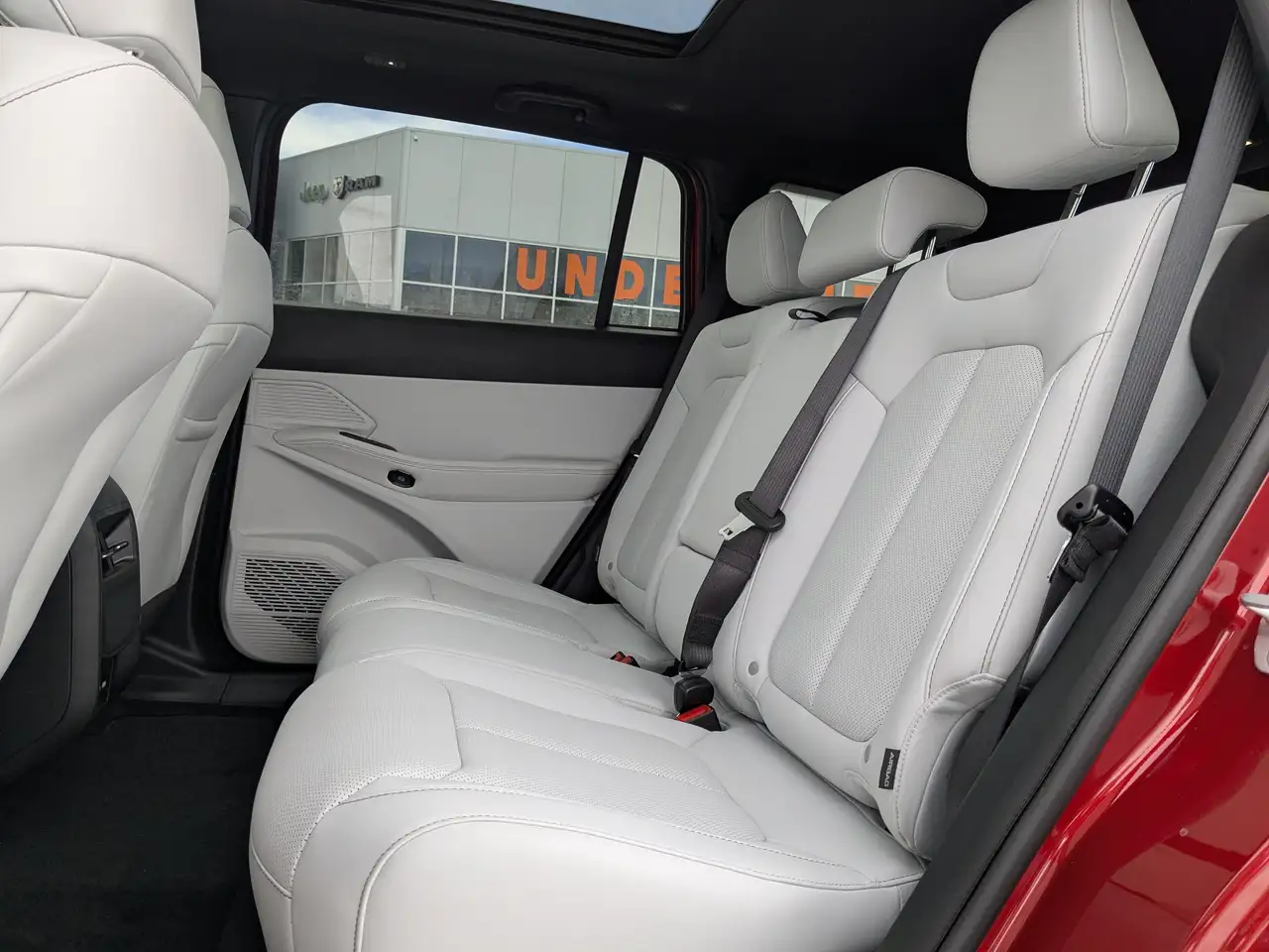 Jeep Cherokee снимка Jeep Cherokee