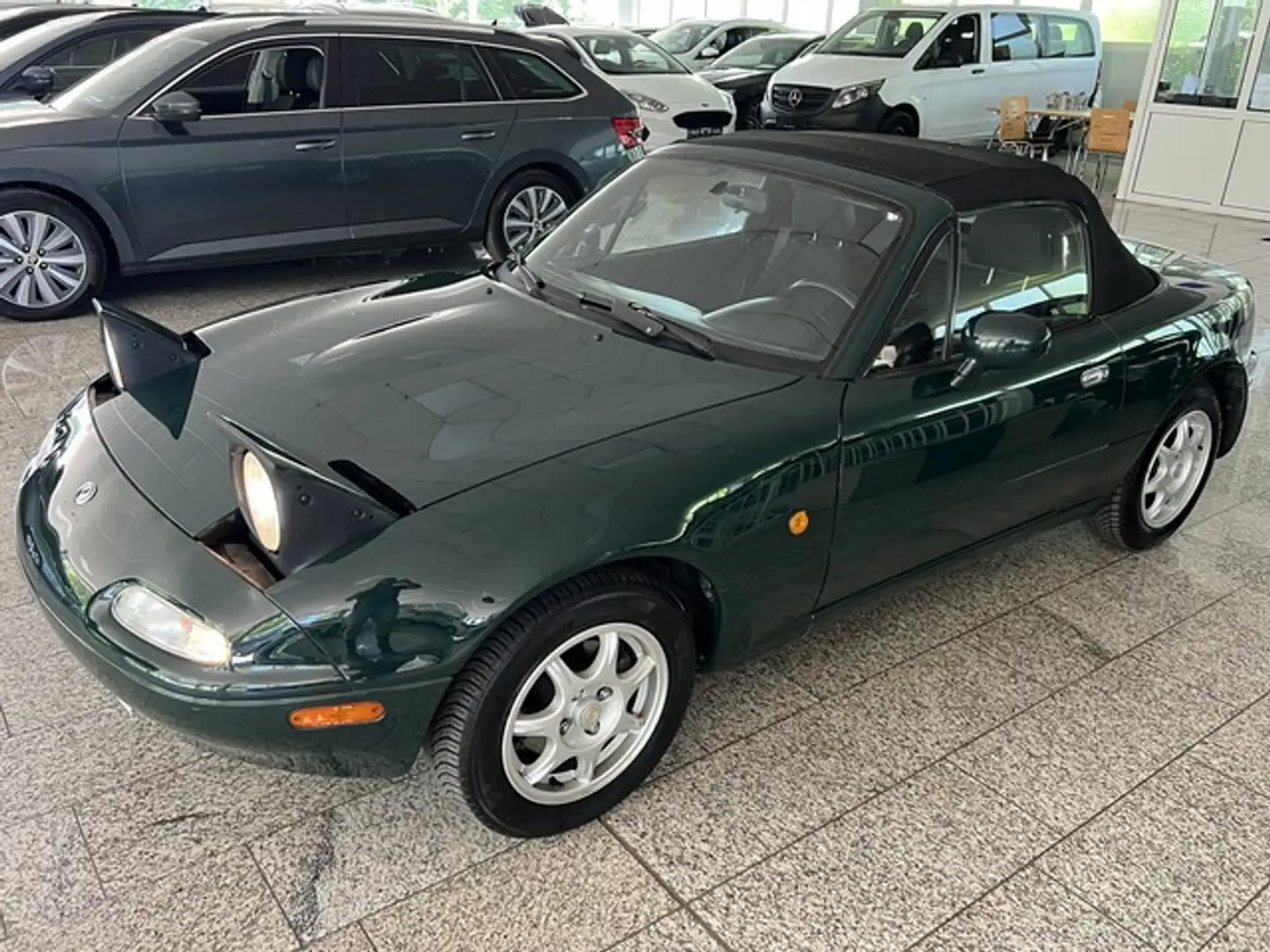 Mazda MX-5 1.9i Roadster zelena - 1