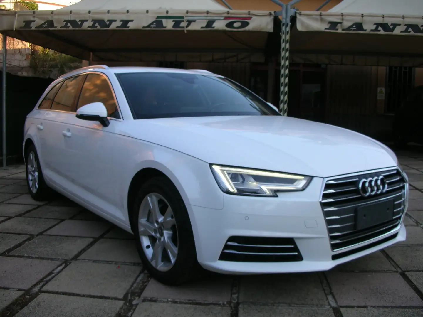 Audi A4 Avant Avant  2.0 tdi Sport 190cv s-tronic - 2