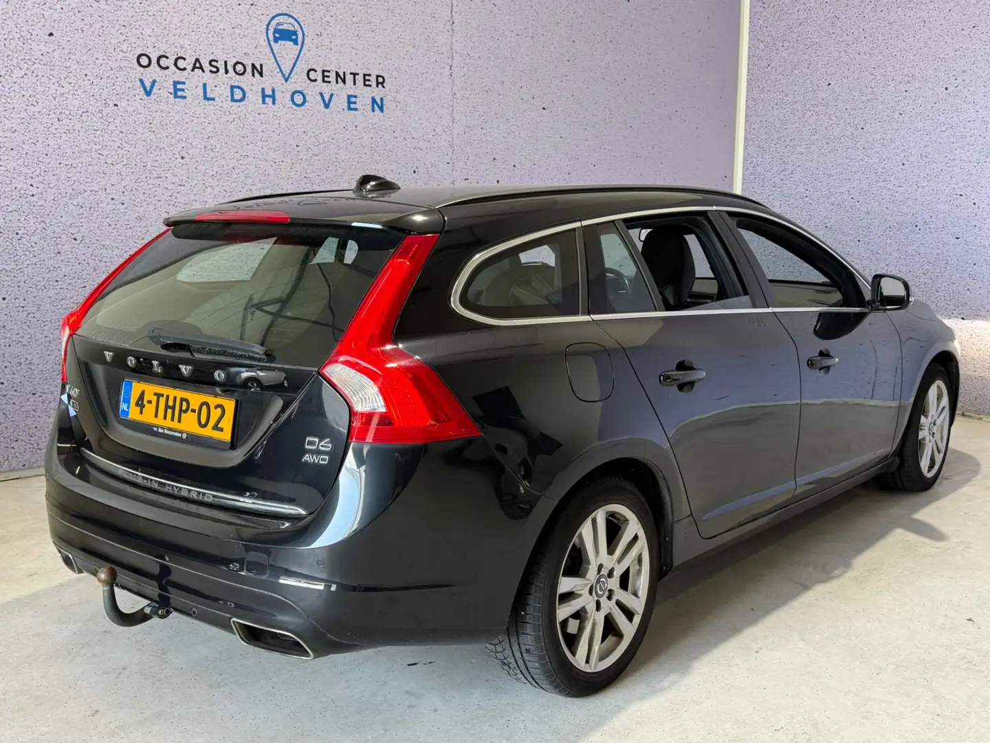 Volvo V60 2.4 D6 AWD Plug-In Hybrid Summum // EXPORT PRICE / Zwart - 2