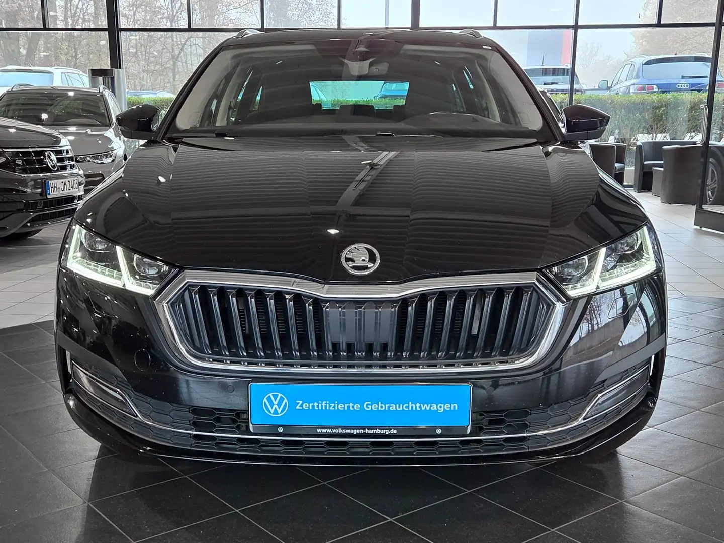 Skoda Octavia Combi 2.0 TDI Style DSG LED Panoramadach Schwarz - 2