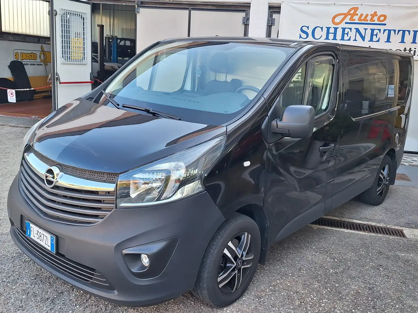 Opel Vivaro FURGONE VAN 3 P 10 q CHILOMETRI CETIFICATI 94000 Noir - 1
