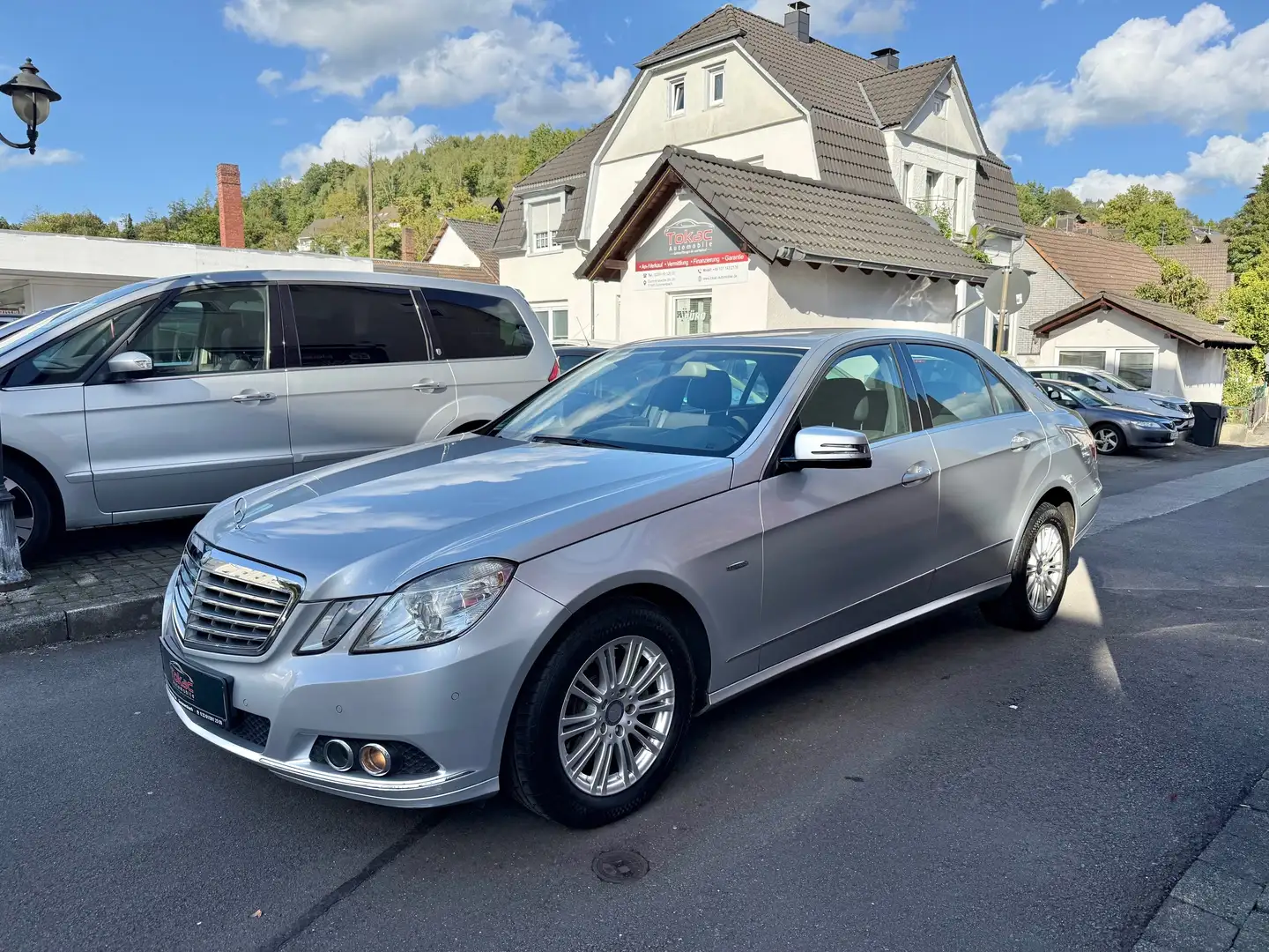 Mercedes-Benz E 220 E 220 E -Klasse Lim. E 220 CDI BlueEfficiency Grau - 1