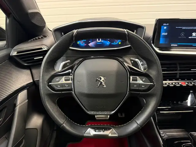 Peugeot 208 view 11