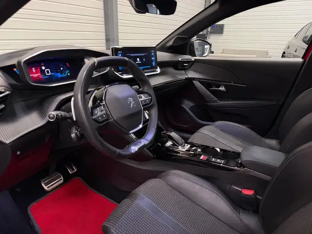 Peugeot 208 view 10