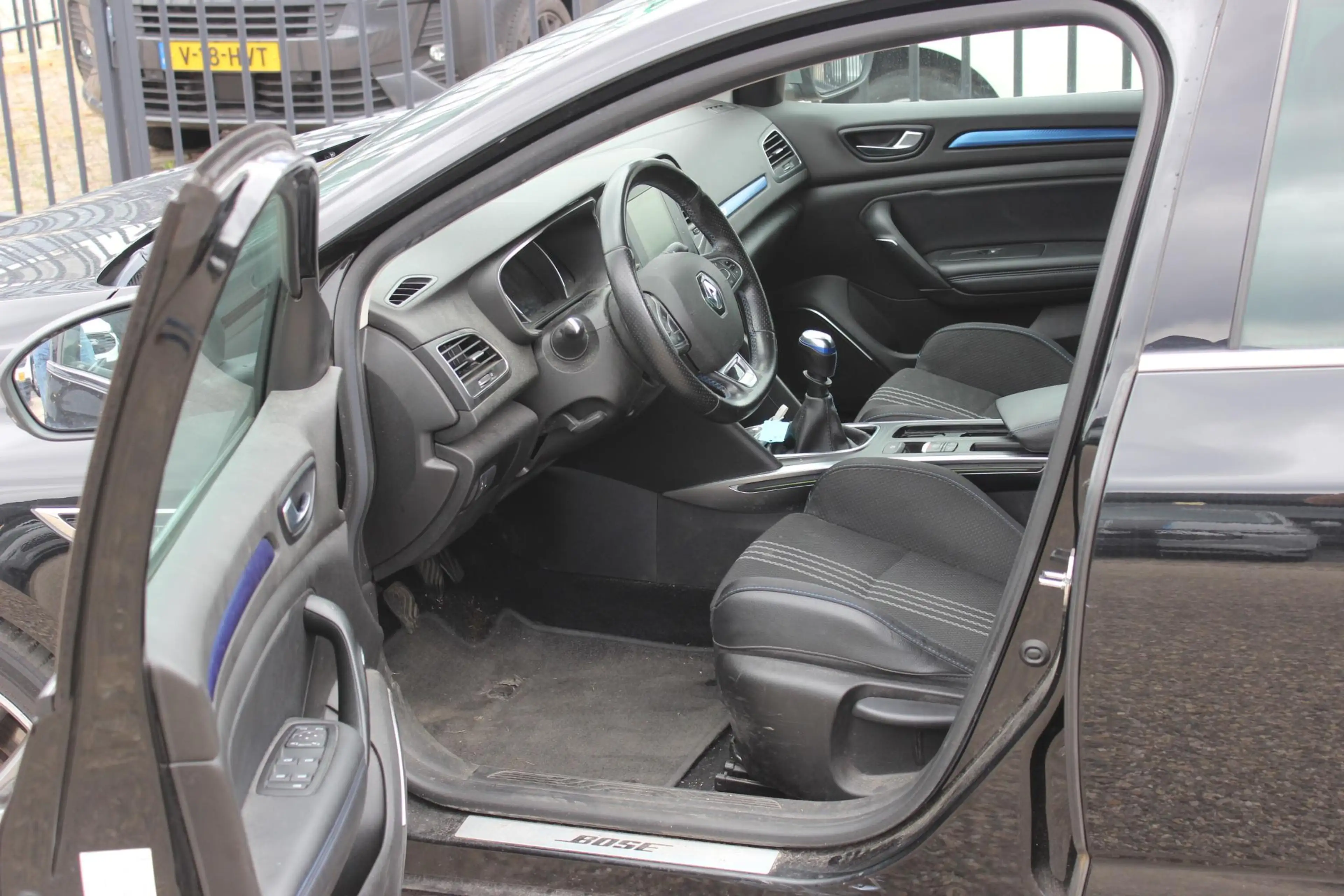 Renault Megane Estate 1.2 TCe Bose — photo 3