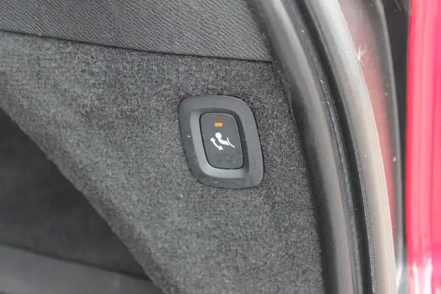 Volvo XC90 view 17