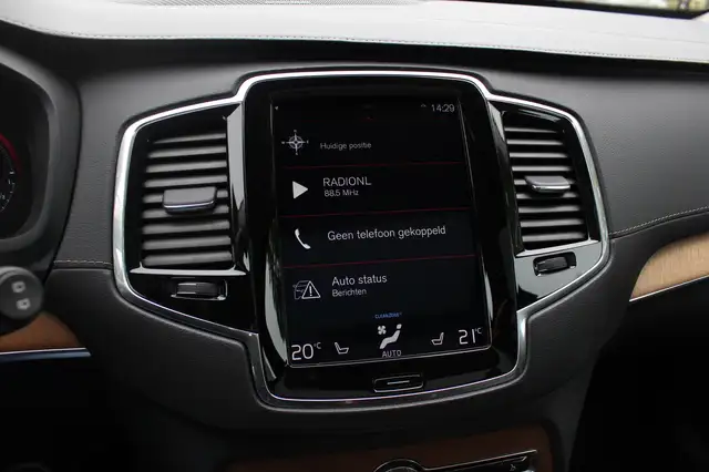 Volvo XC90 view 22
