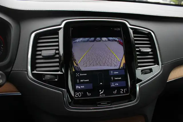 Volvo XC90 view 26